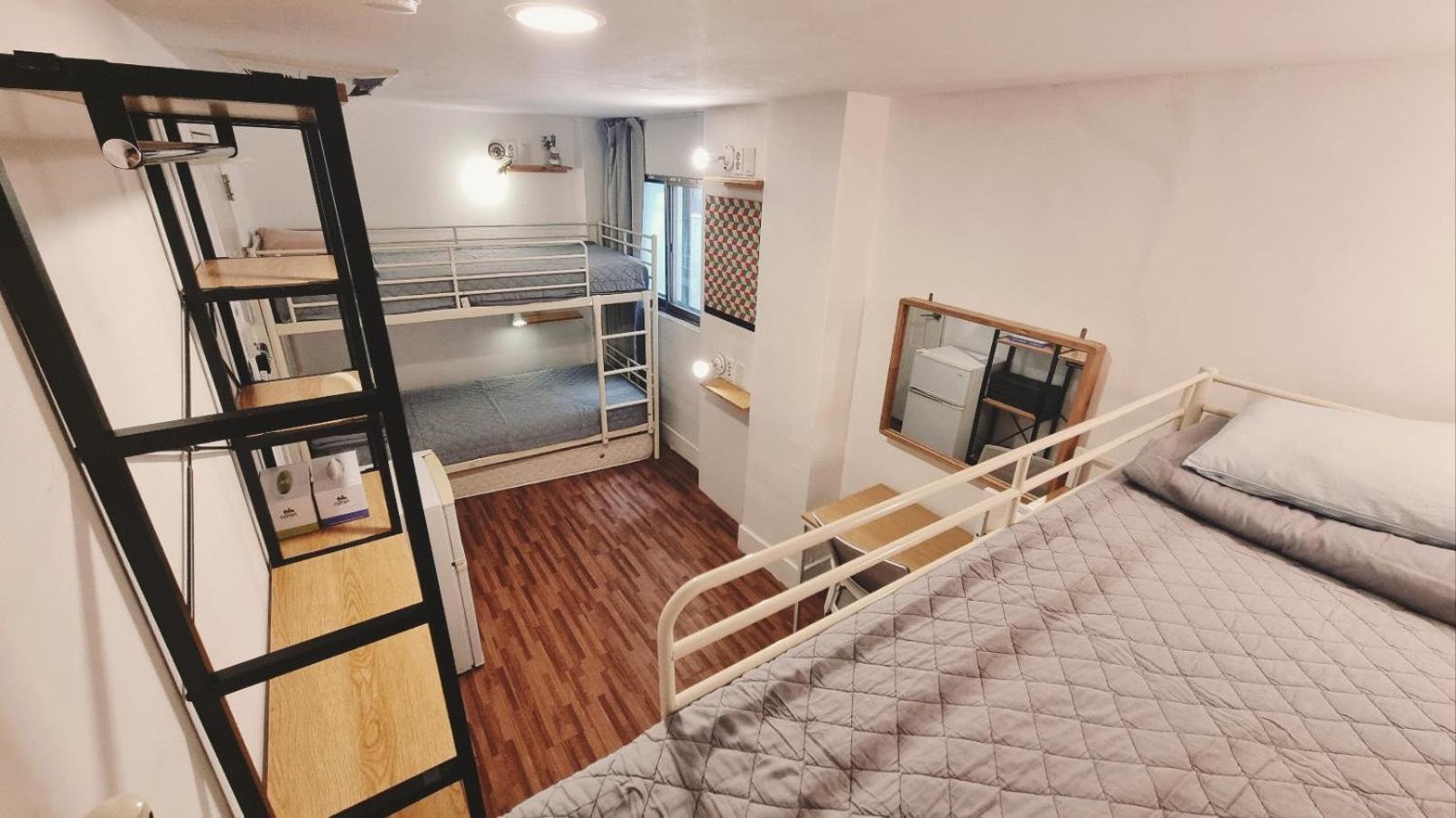 Blue Boat Hostel Myeongdong Seoul Exterior photo