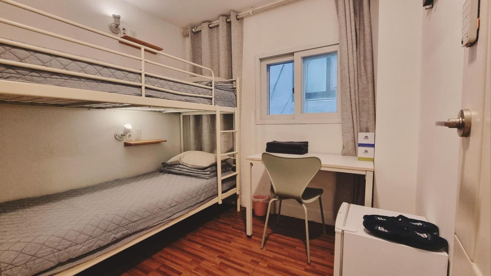 Blue Boat Hostel Myeongdong Seoul Exterior photo