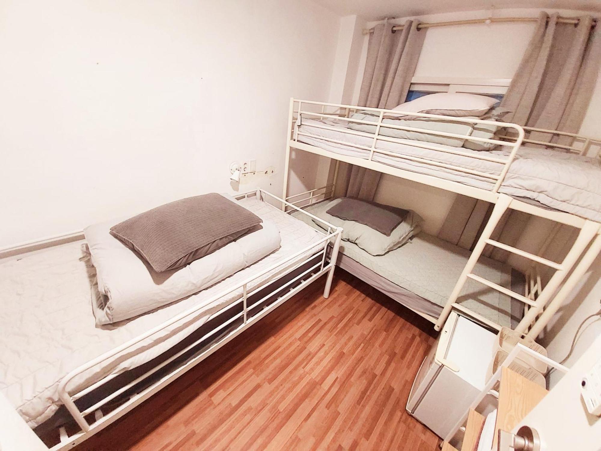 Blue Boat Hostel Myeongdong Seoul Exterior photo
