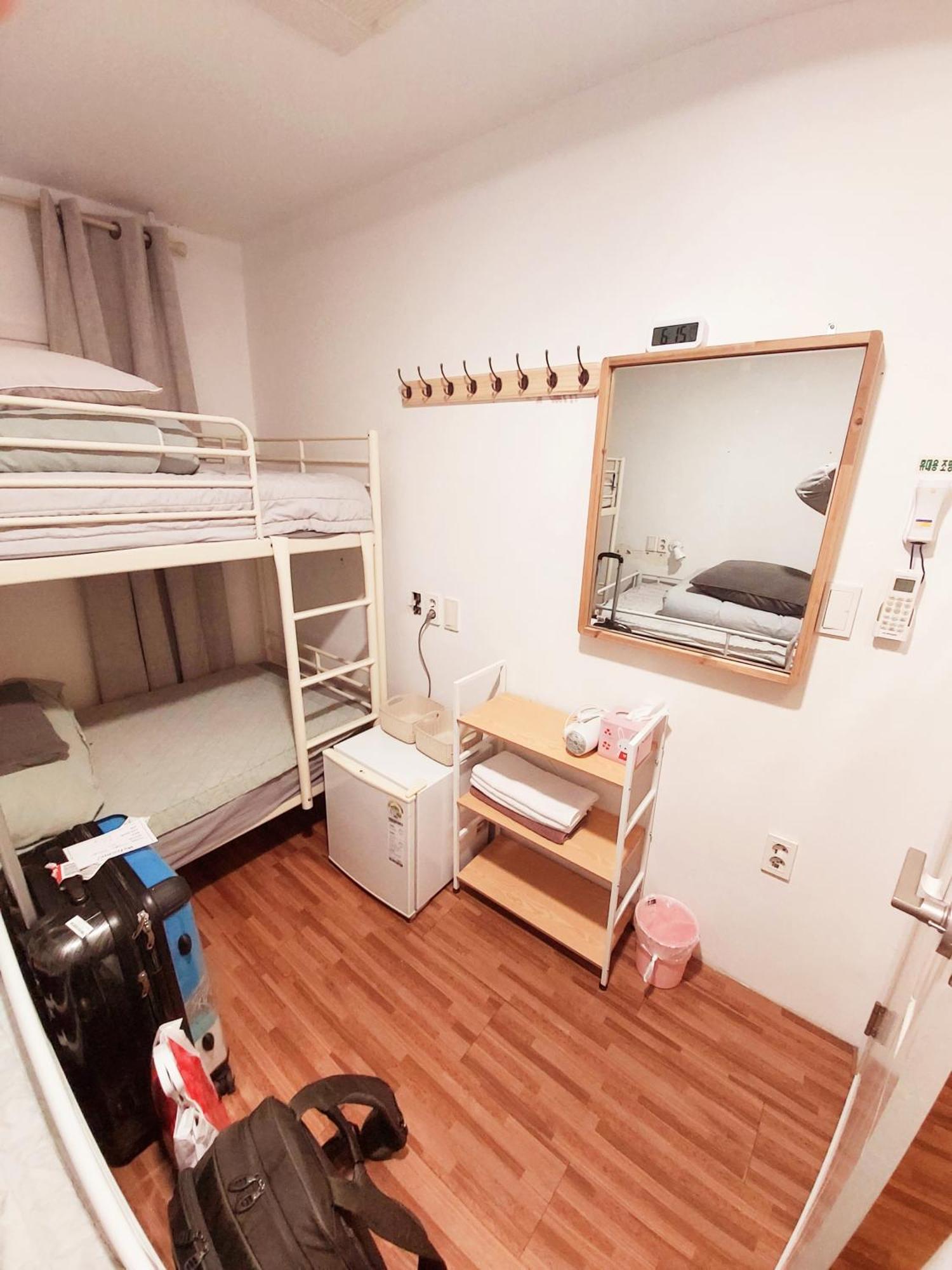 Blue Boat Hostel Myeongdong Seoul Exterior photo