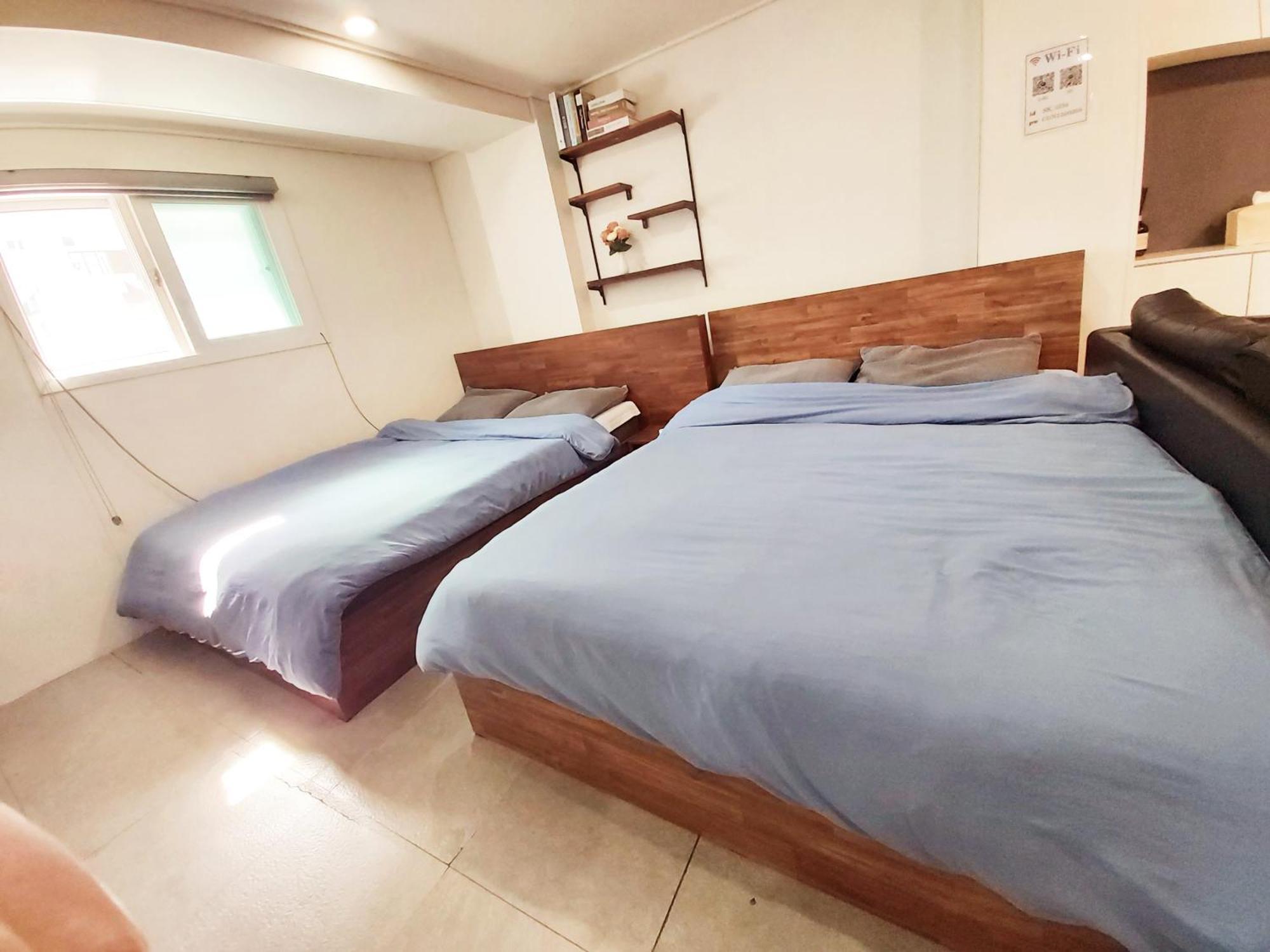 Blue Boat Hostel Myeongdong Seoul Exterior photo