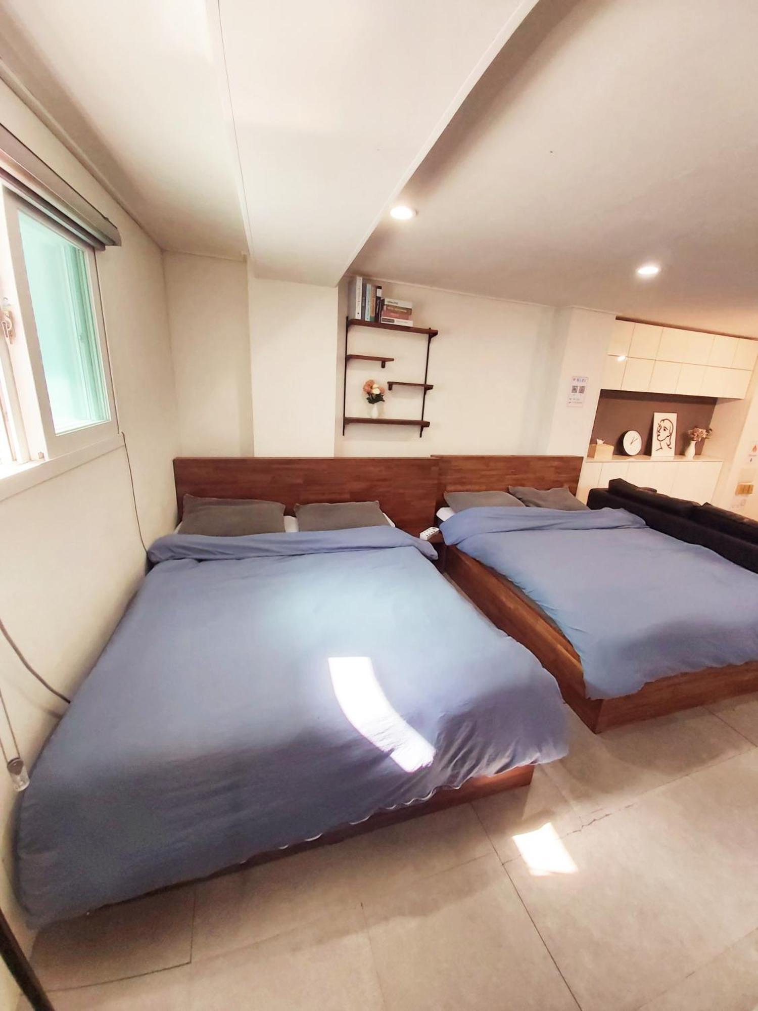 Blue Boat Hostel Myeongdong Seoul Exterior photo