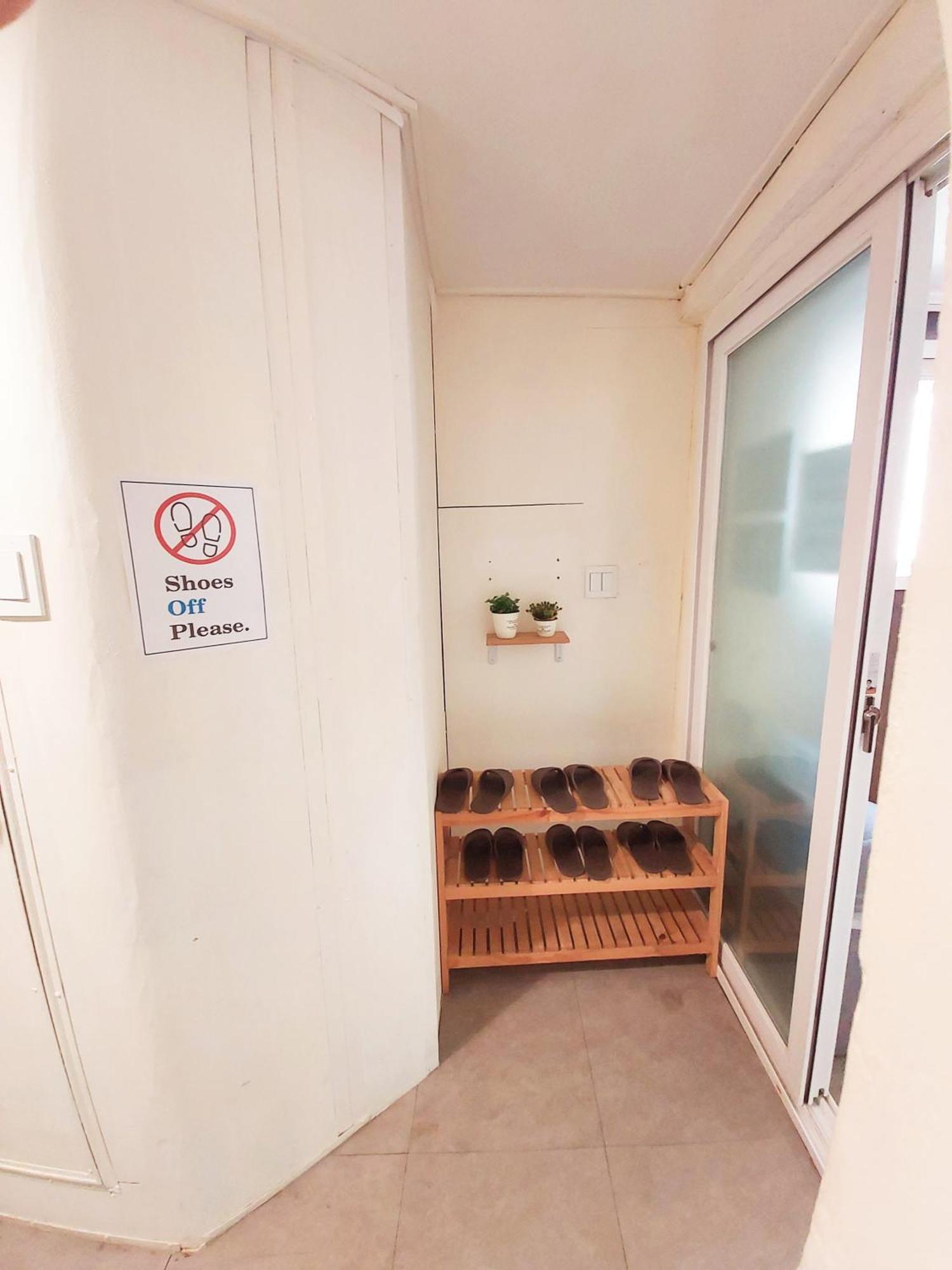 Blue Boat Hostel Myeongdong Seoul Exterior photo