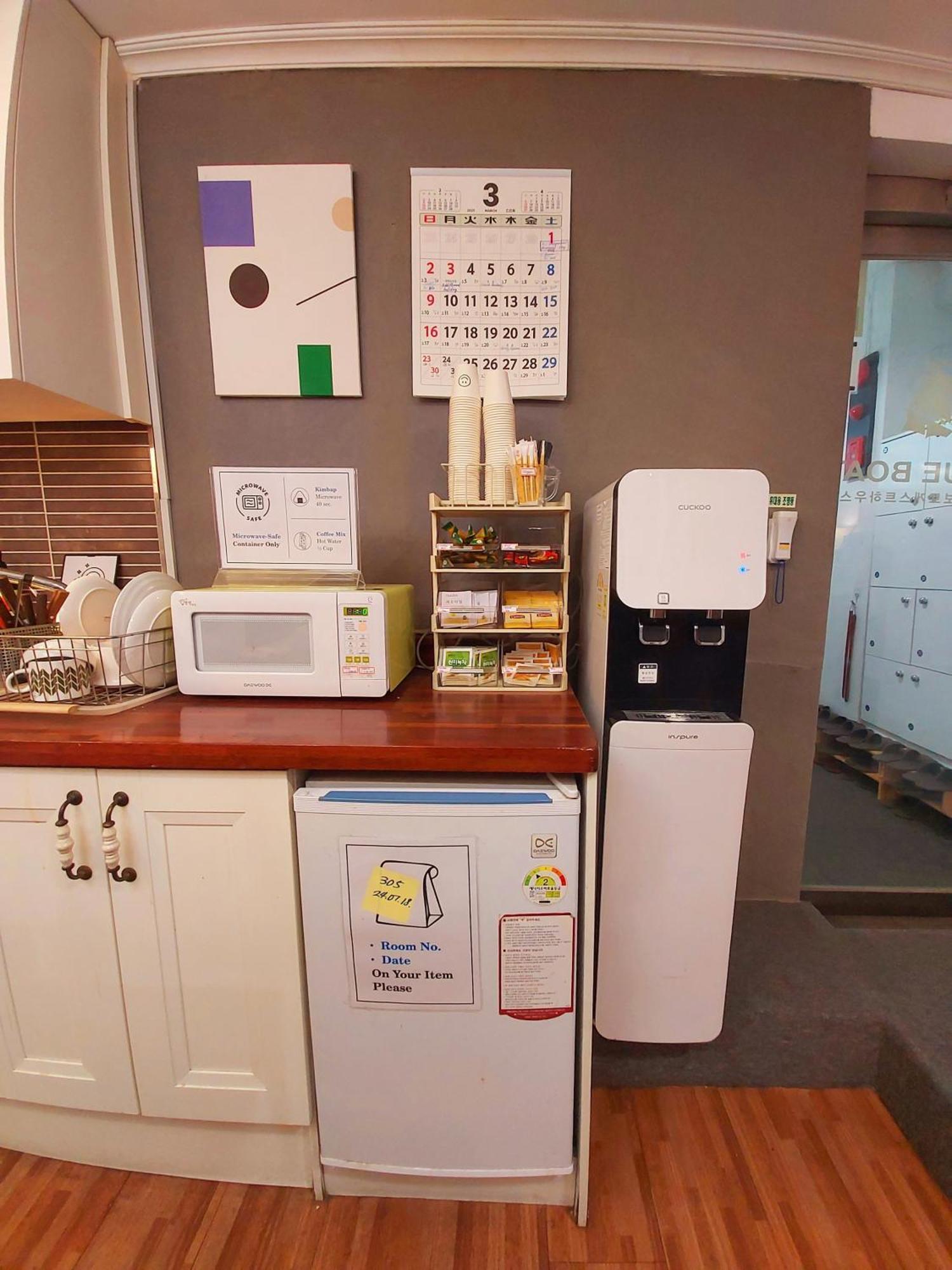 Blue Boat Hostel Myeongdong Seoul Exterior photo