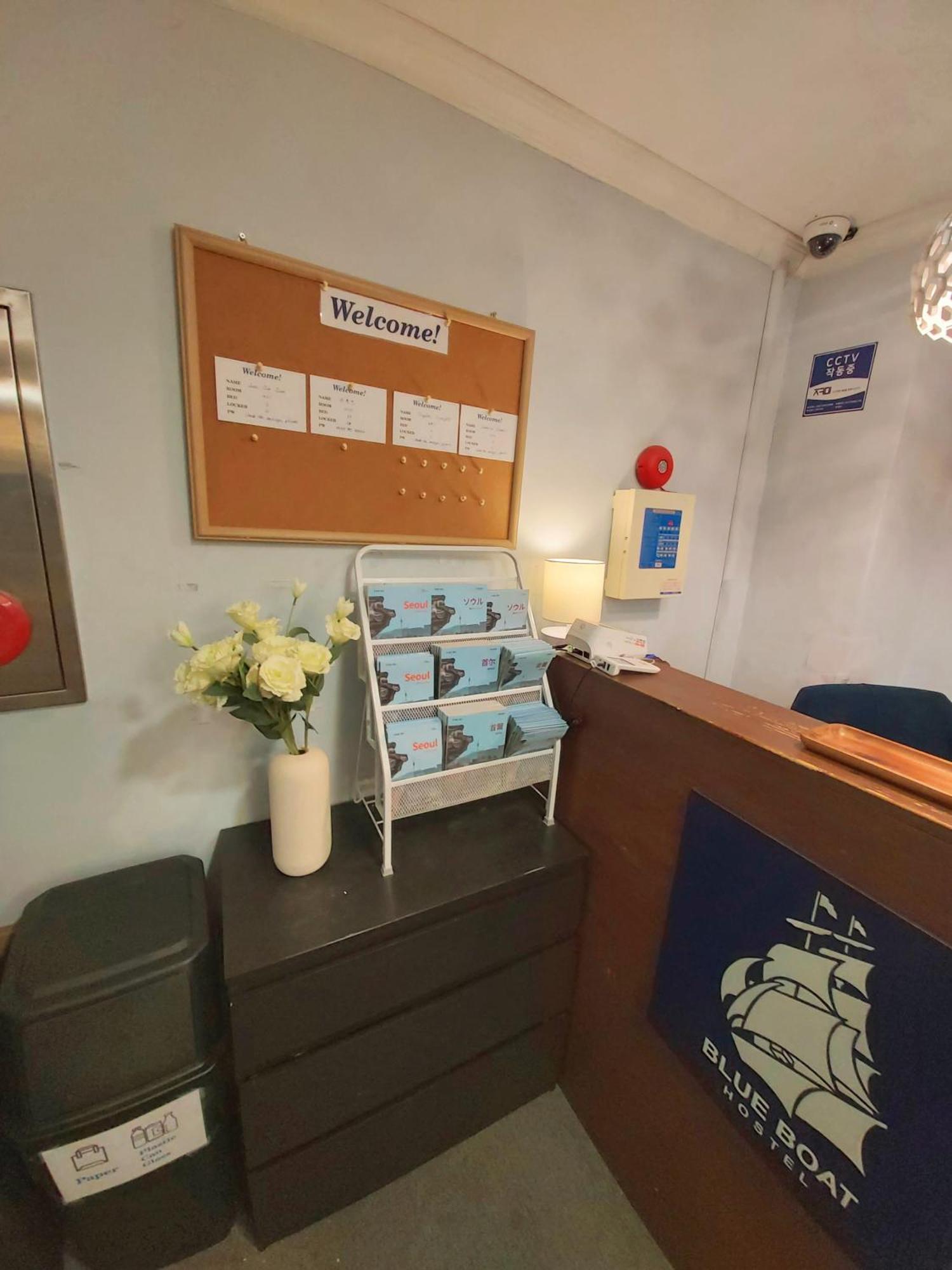 Blue Boat Hostel Myeongdong Seoul Exterior photo