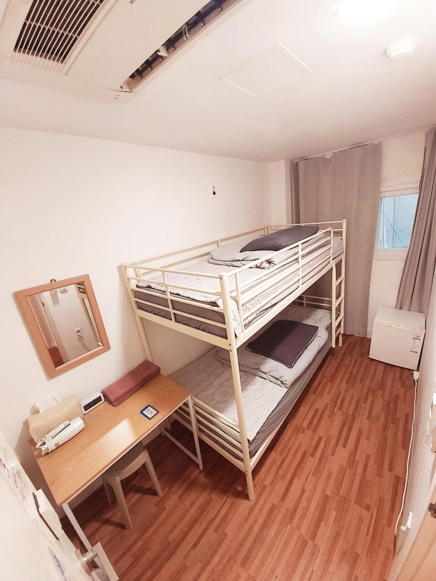 Blue Boat Hostel Myeongdong Seoul Exterior photo